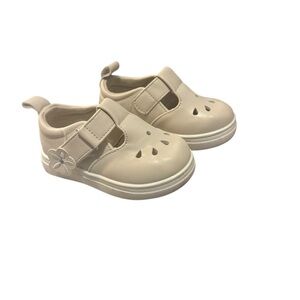 Charming Cream Kids Dress Shoes with Flower Accent